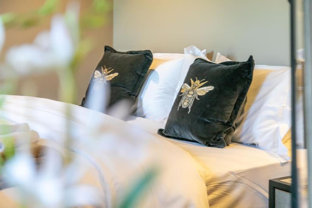 Luxurious 2 Bedroom Holiday Cottage 앰브시 외부 사진